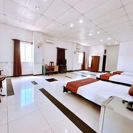 Tỉnh Kontum Truc Hoang Ha Hotel מראה חיצוני תמונה