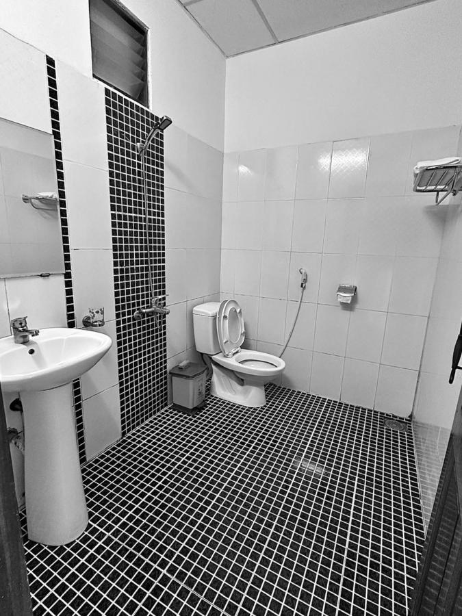 Tỉnh Kontum Truc Hoang Ha Hotel מראה חיצוני תמונה