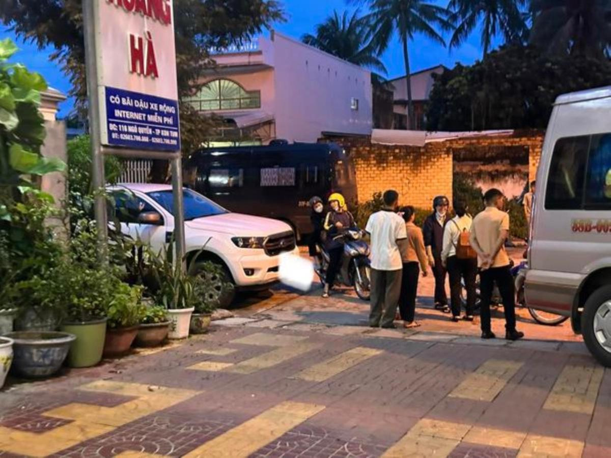 Tỉnh Kontum Truc Hoang Ha Hotel מראה חיצוני תמונה