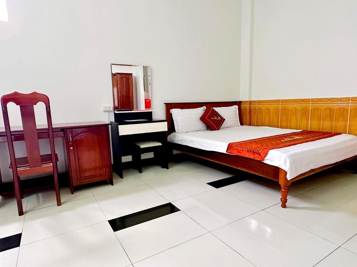 Tỉnh Kontum Truc Hoang Ha Hotel מראה חיצוני תמונה