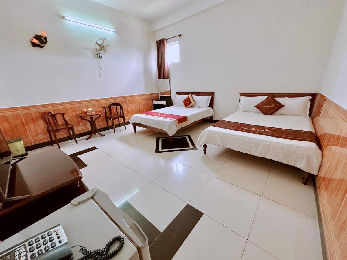 Tỉnh Kontum Truc Hoang Ha Hotel מראה חיצוני תמונה