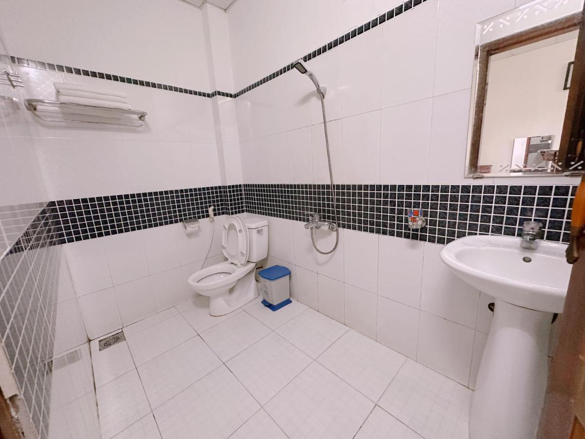 Tỉnh Kontum Truc Hoang Ha Hotel מראה חיצוני תמונה