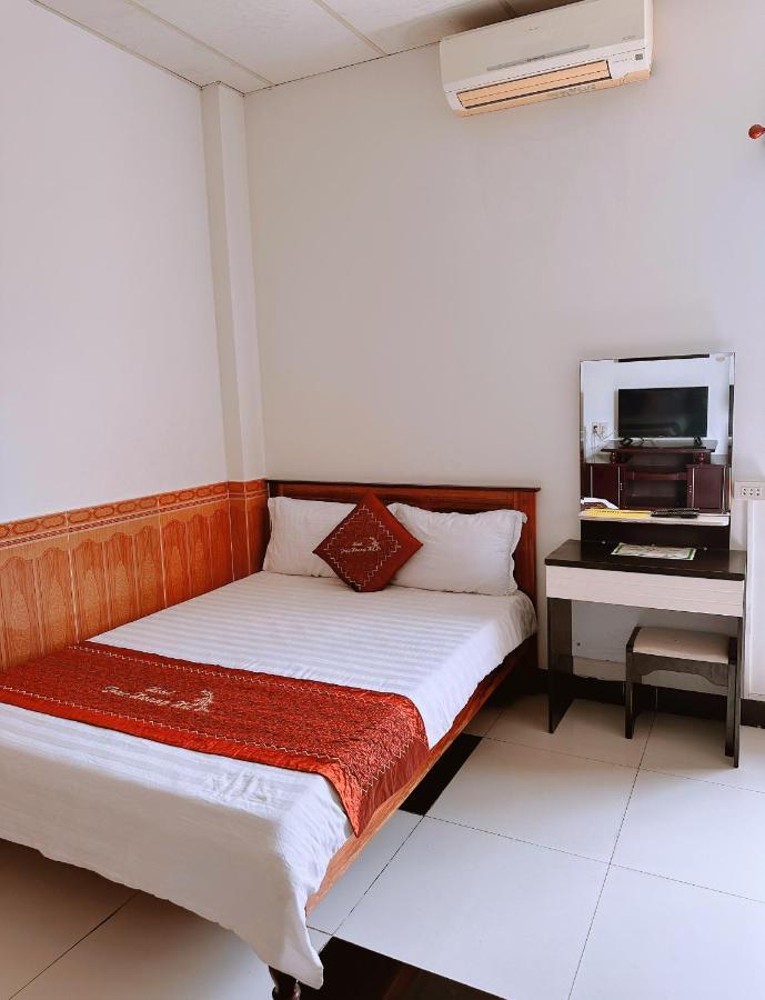 Tỉnh Kontum Truc Hoang Ha Hotel מראה חיצוני תמונה