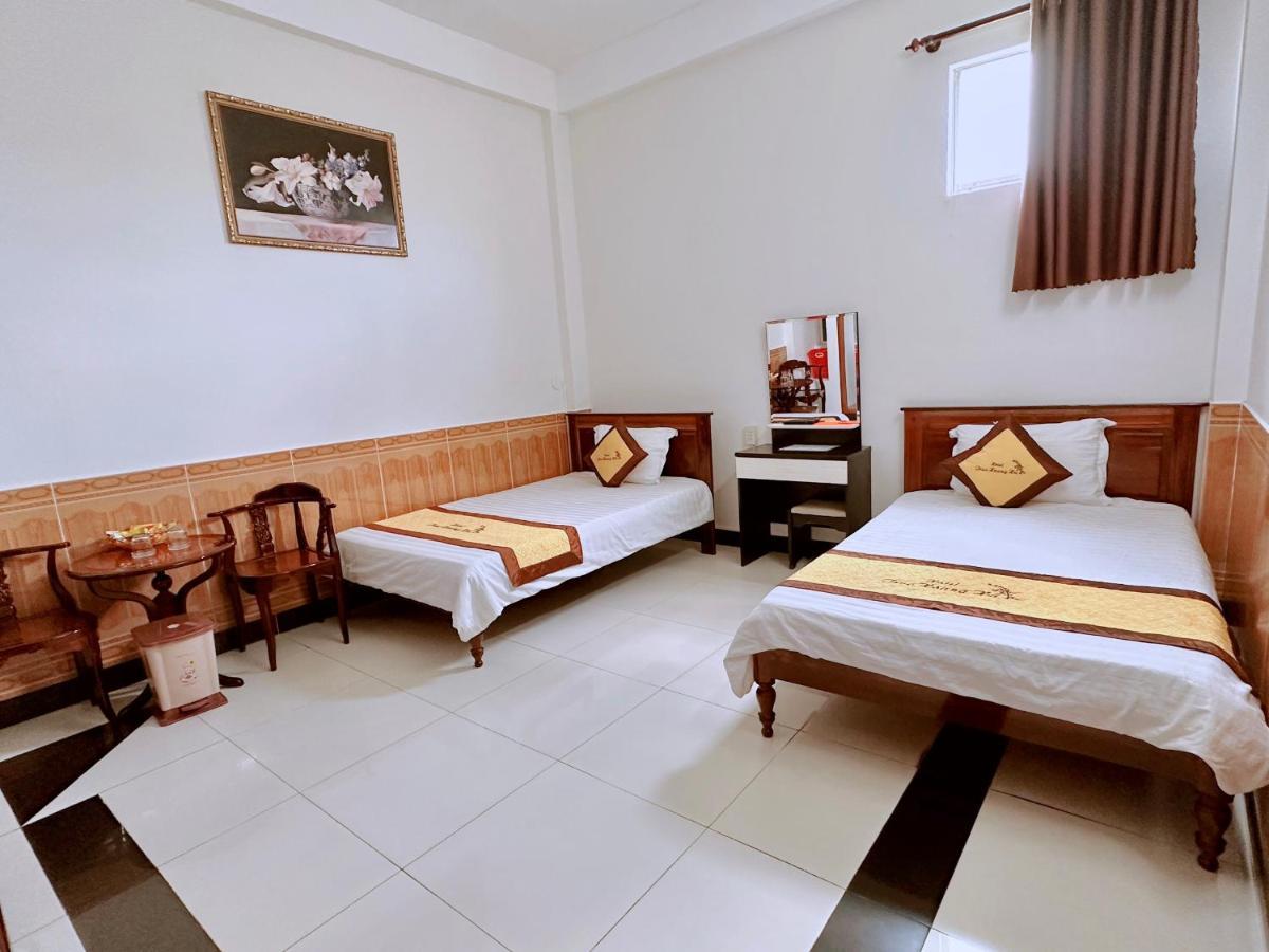 Tỉnh Kontum Truc Hoang Ha Hotel מראה חיצוני תמונה