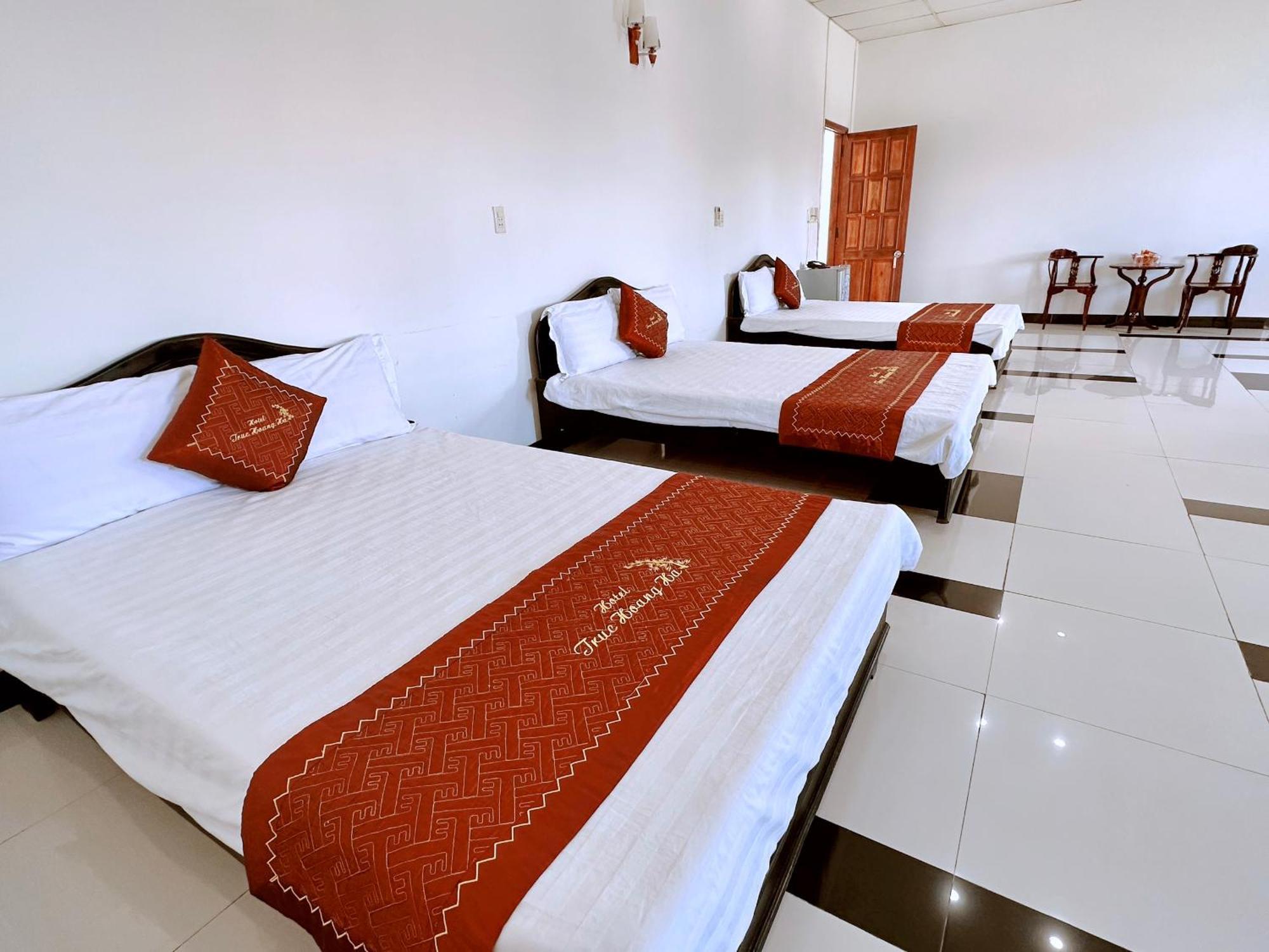 Tỉnh Kontum Truc Hoang Ha Hotel מראה חיצוני תמונה