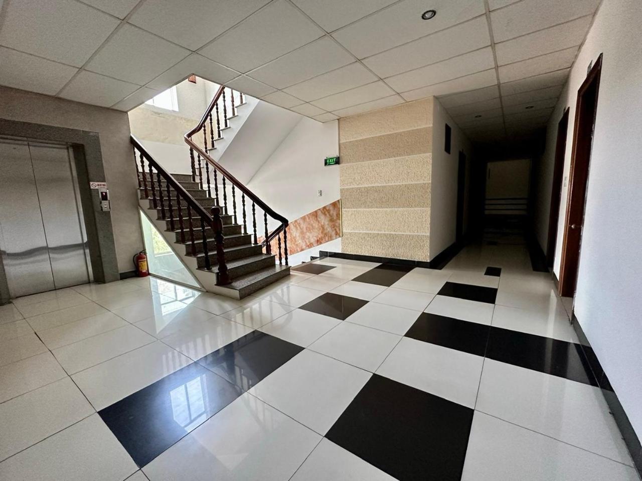 Tỉnh Kontum Truc Hoang Ha Hotel מראה חיצוני תמונה