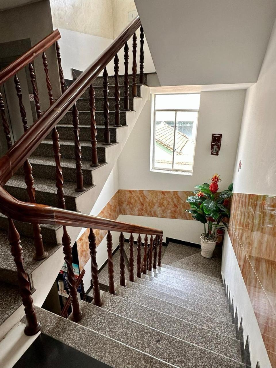 Tỉnh Kontum Truc Hoang Ha Hotel מראה חיצוני תמונה